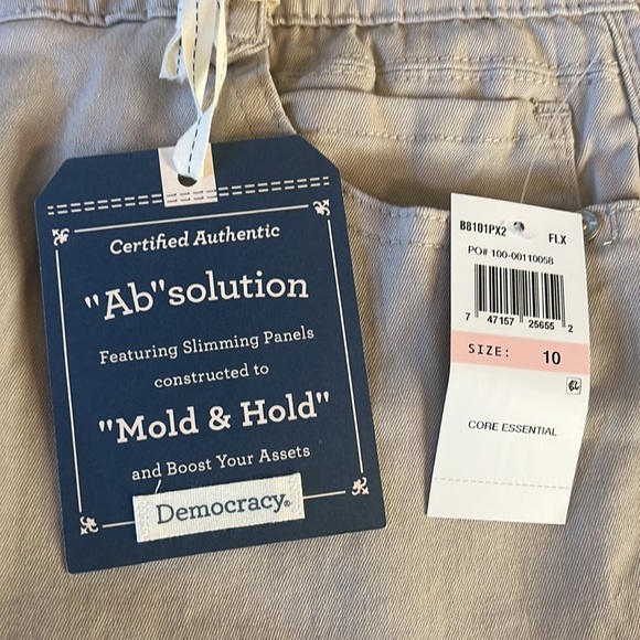 Democracy Flax Ab Solutions Bermuda Shorts - Picture 6 of 10